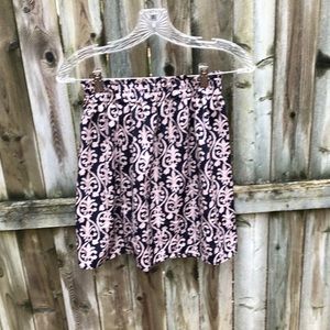 Francesca's Collections Skirts - Francesca’s so pretty EUC birdcage label skirt S Francesca's Collections Skirts - Francesca’s so pretty EUC birdcage label skirt S